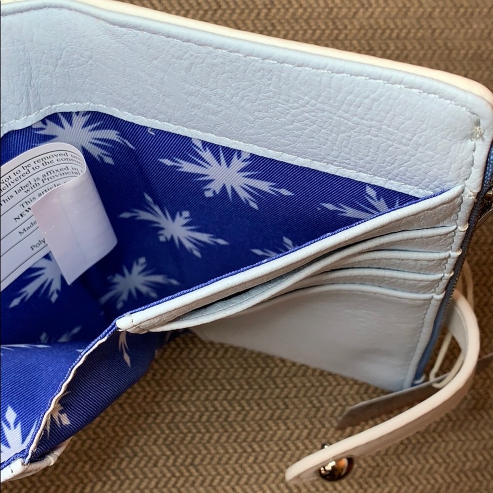 Loungefly Disney Frozen Olaf Flap Wallet - Picture 11 of 13